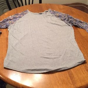 Lularoe Randy tee, 2XL, very soft, gray body